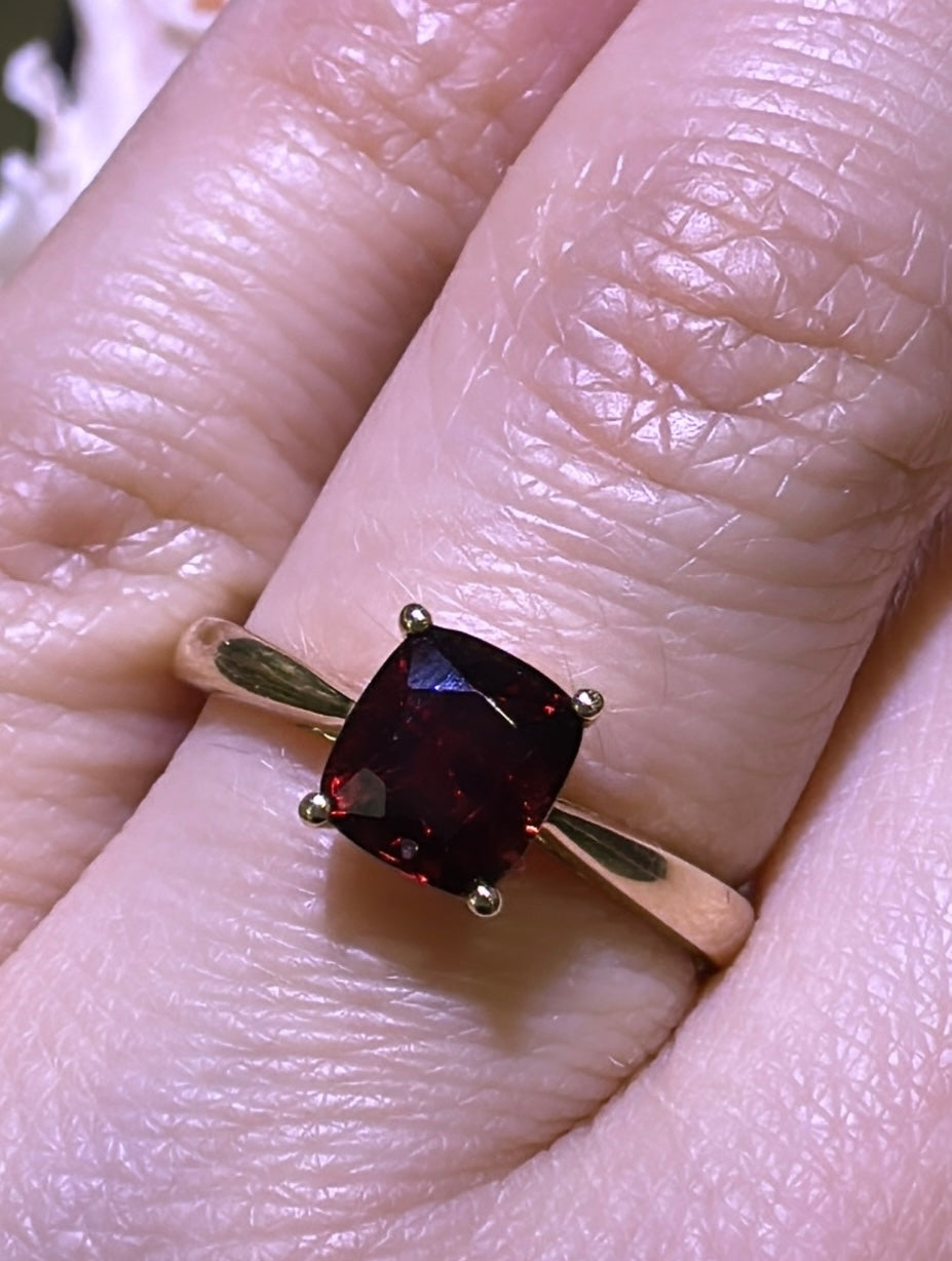 1.31ct tw Garnet Gemstone Birthstone Ring