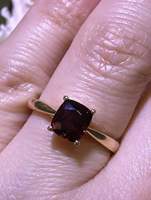 1.31ct tw Garnet Gemstone Birthstone Ring