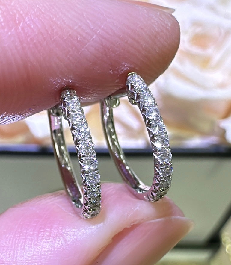 0.18ct tw Diamond Huggie Hoop Earrings