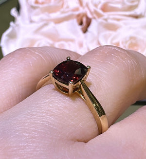 1.31ct tw Garnet Gemstone Birthstone Ring