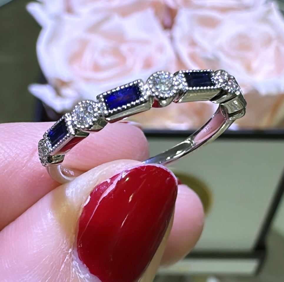 0.45carat Blue Sapphire & Diamond Alternating Ring