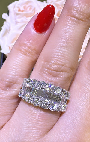 2.86ct tw Baguette and Round Cut Diamond Ring