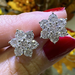 2.12ctw Diamond Flower Shape Stud Earrings