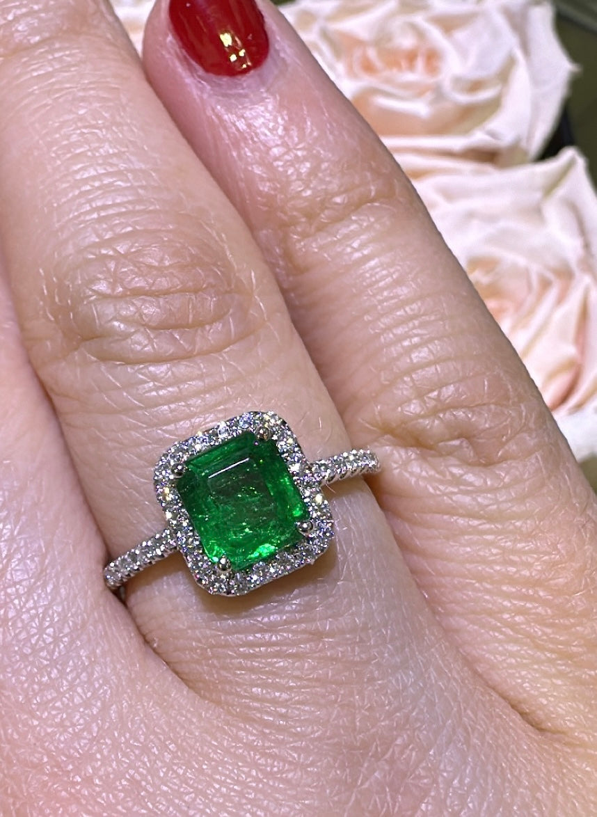 1.51carat Emerald & Diamond Ring