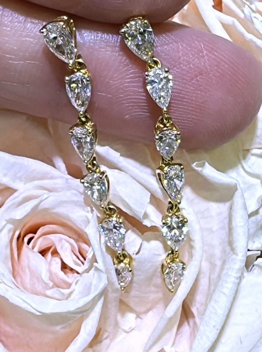 1.68carat Diamond Pear-shape Dangling Drop Fancy Earrings