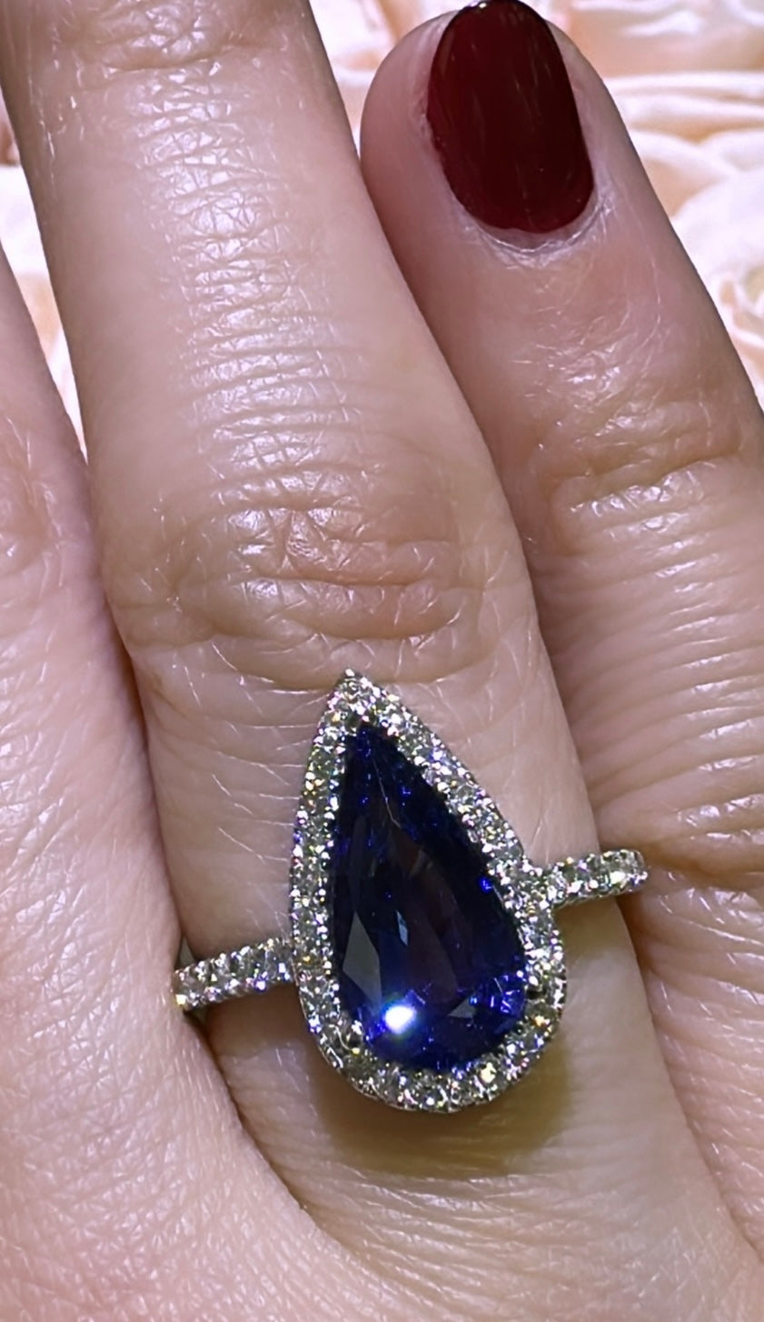 2.76ct tw Diamond Pear Shape Sapphire Ring