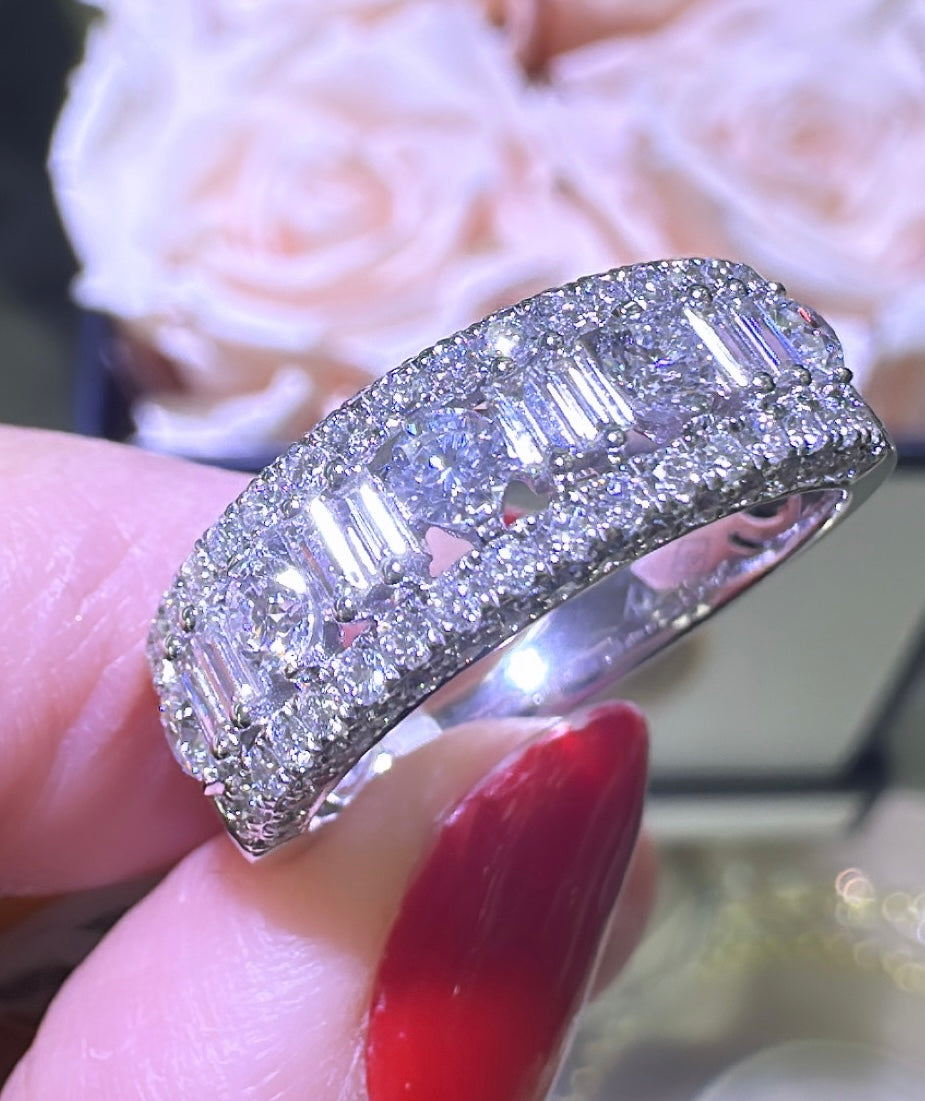 1.16ct tw Baguette and Round Cut Diamond Ring