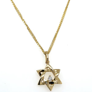 0.03ct tw Diamond and Gold Star Of David Pendant Necklace