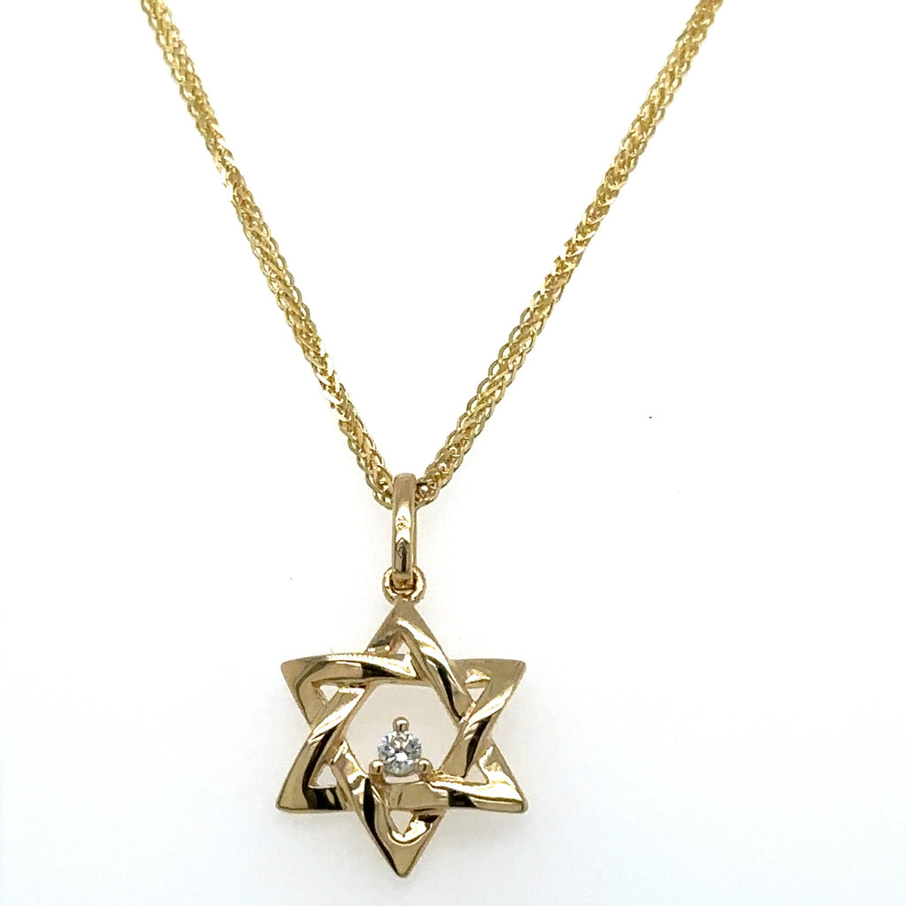 0.03ct tw Diamond and Gold Star Of David Pendant Necklace