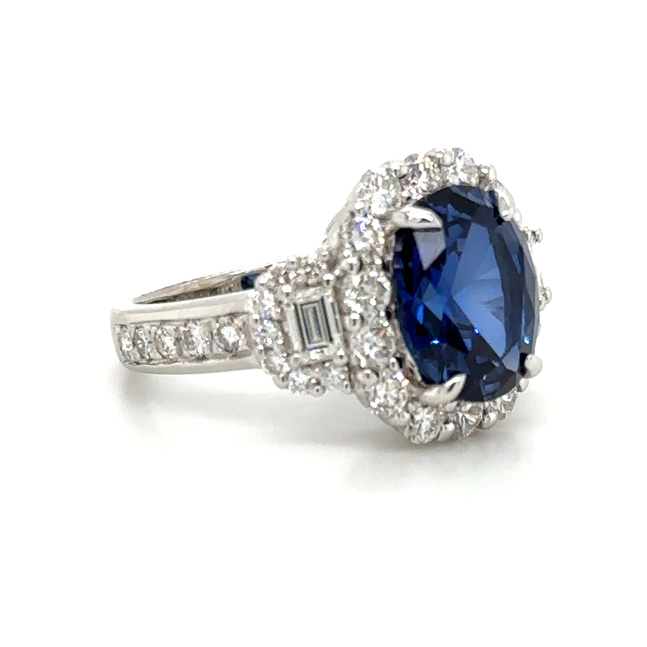 Ladies Statement 8.00carat Oval Cut Blue Sapphire & Diamond Ring