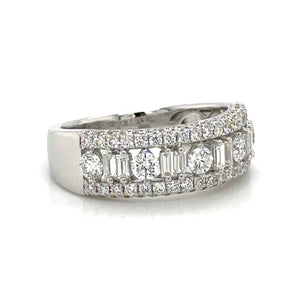 1.16ct tw Baguette and Round Cut Diamond Ring