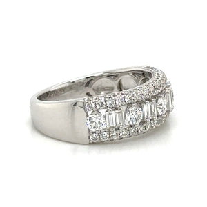 1.16ct tw Baguette and Round Cut Diamond Ring