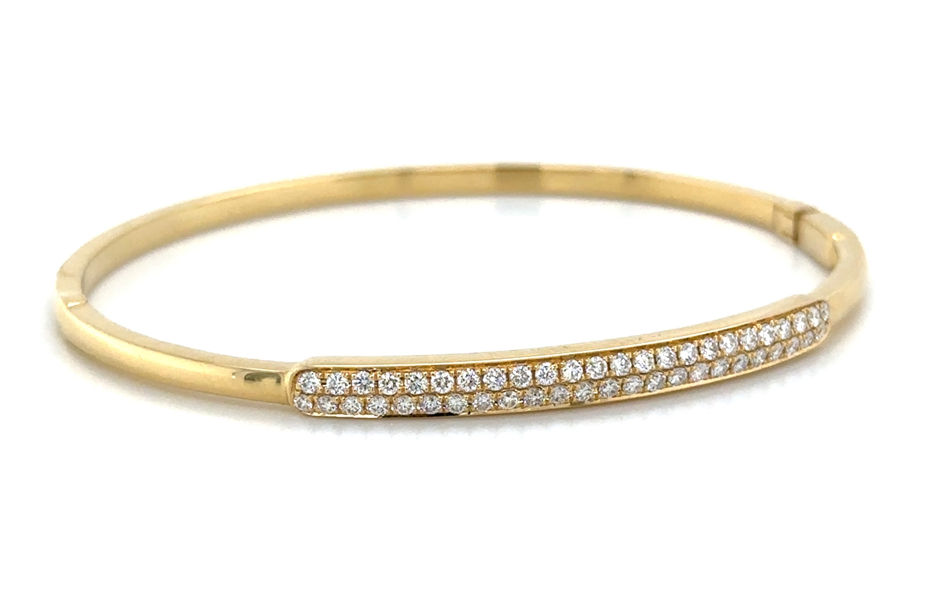 0.70ct tw Diamond Pave Set Diamond Bangle Bracelet