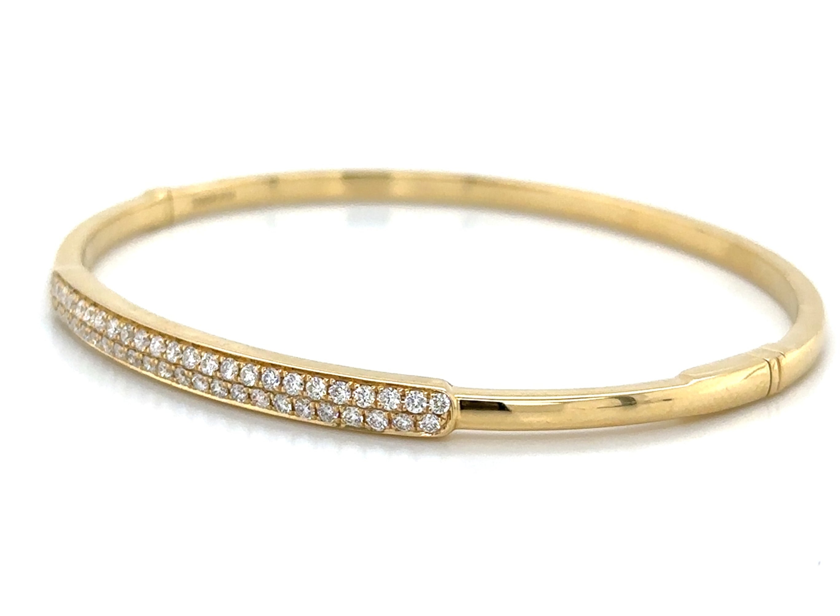 0.70ct tw Diamond Pave Set Diamond Bangle Bracelet