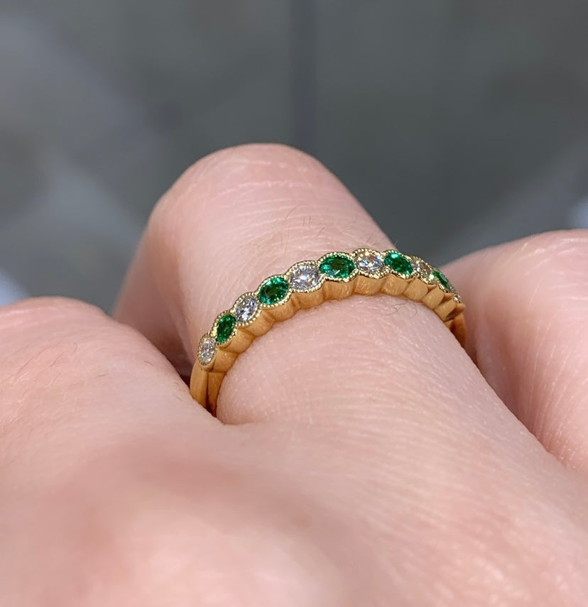 Alternating Diamond And Emerald Band